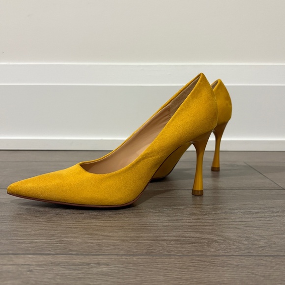 ZARA Pumps - Picture 1 of 3